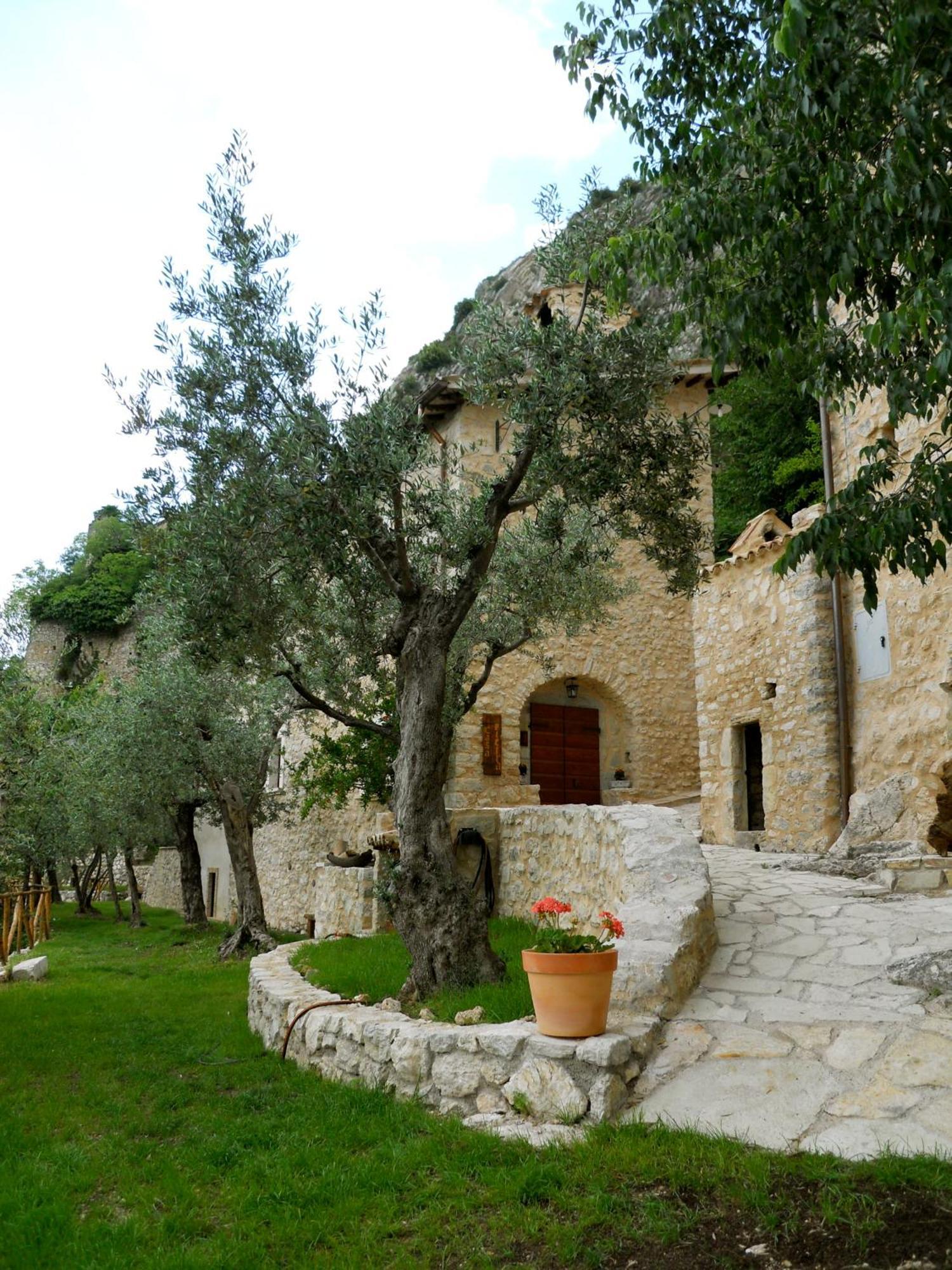 Guesthouse Runcini Ferentillo Exteriér fotografie